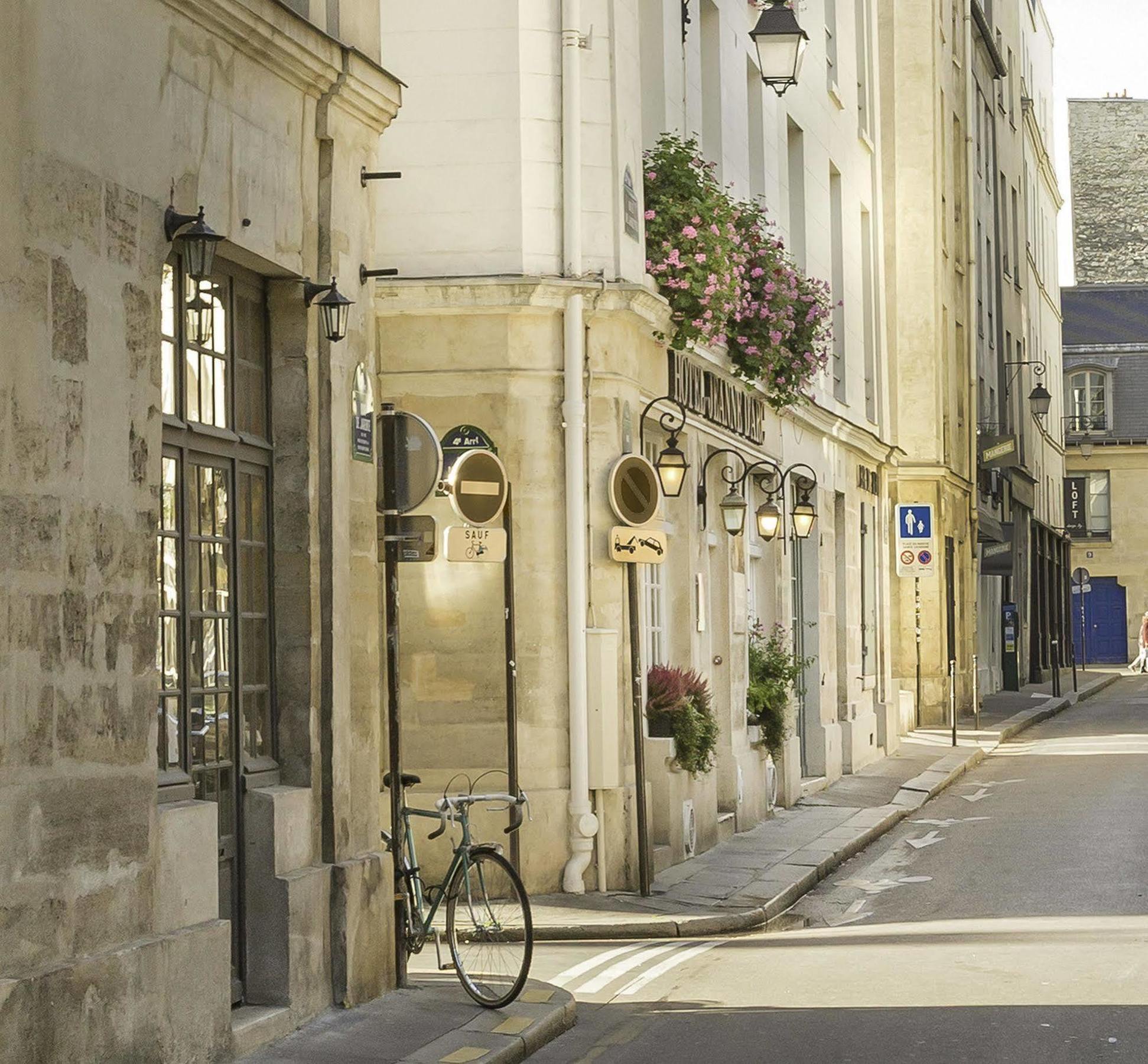 Jeanne D'arc Le Marais Hotel Parijs